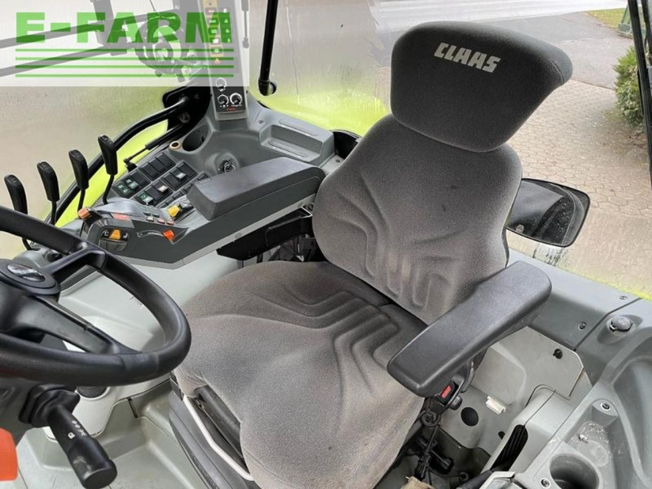 Tractor CLAAS arion 650