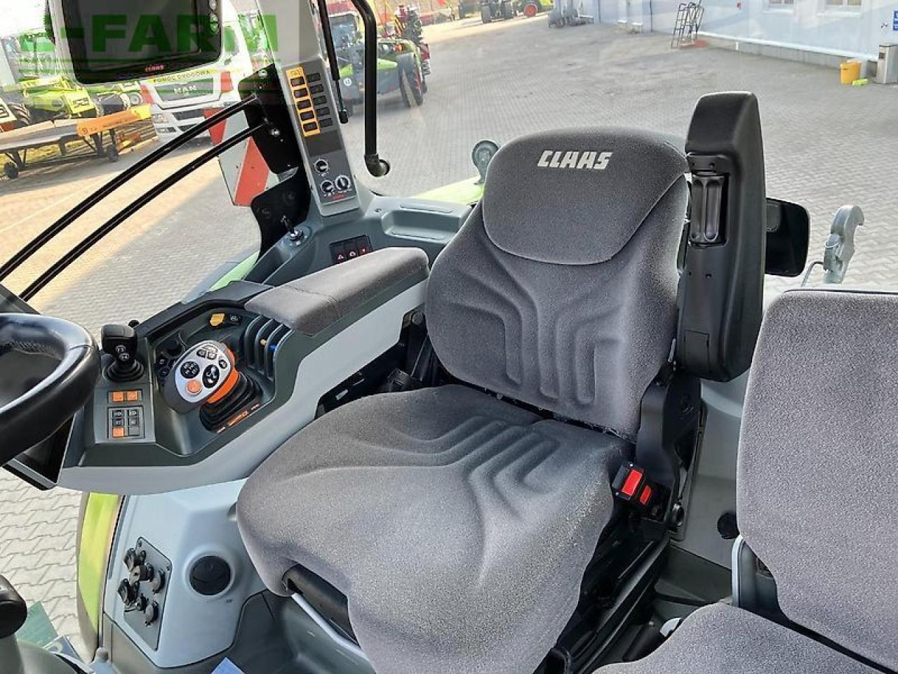 Tractor CLAAS arion 650