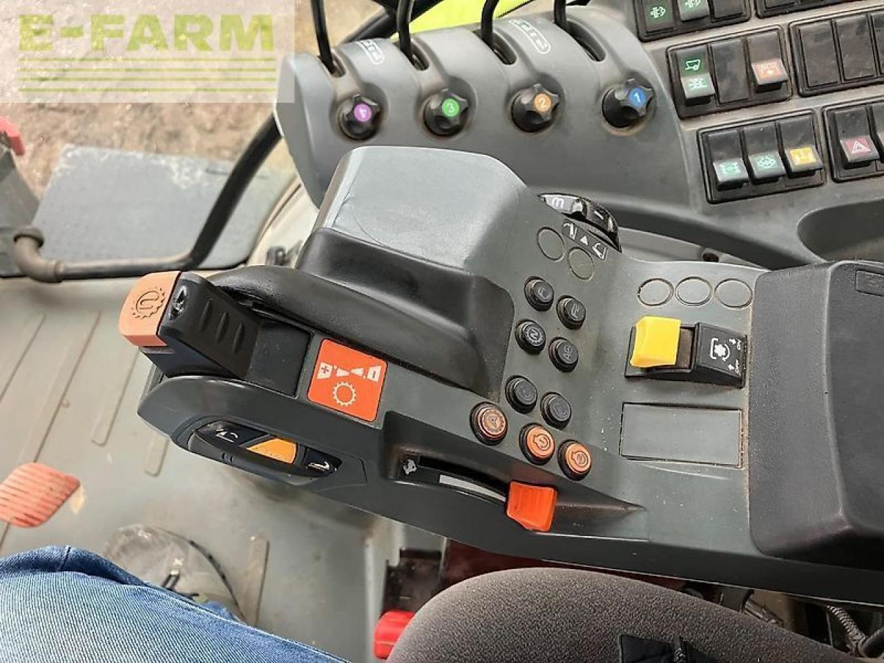 Tractor CLAAS arion 650