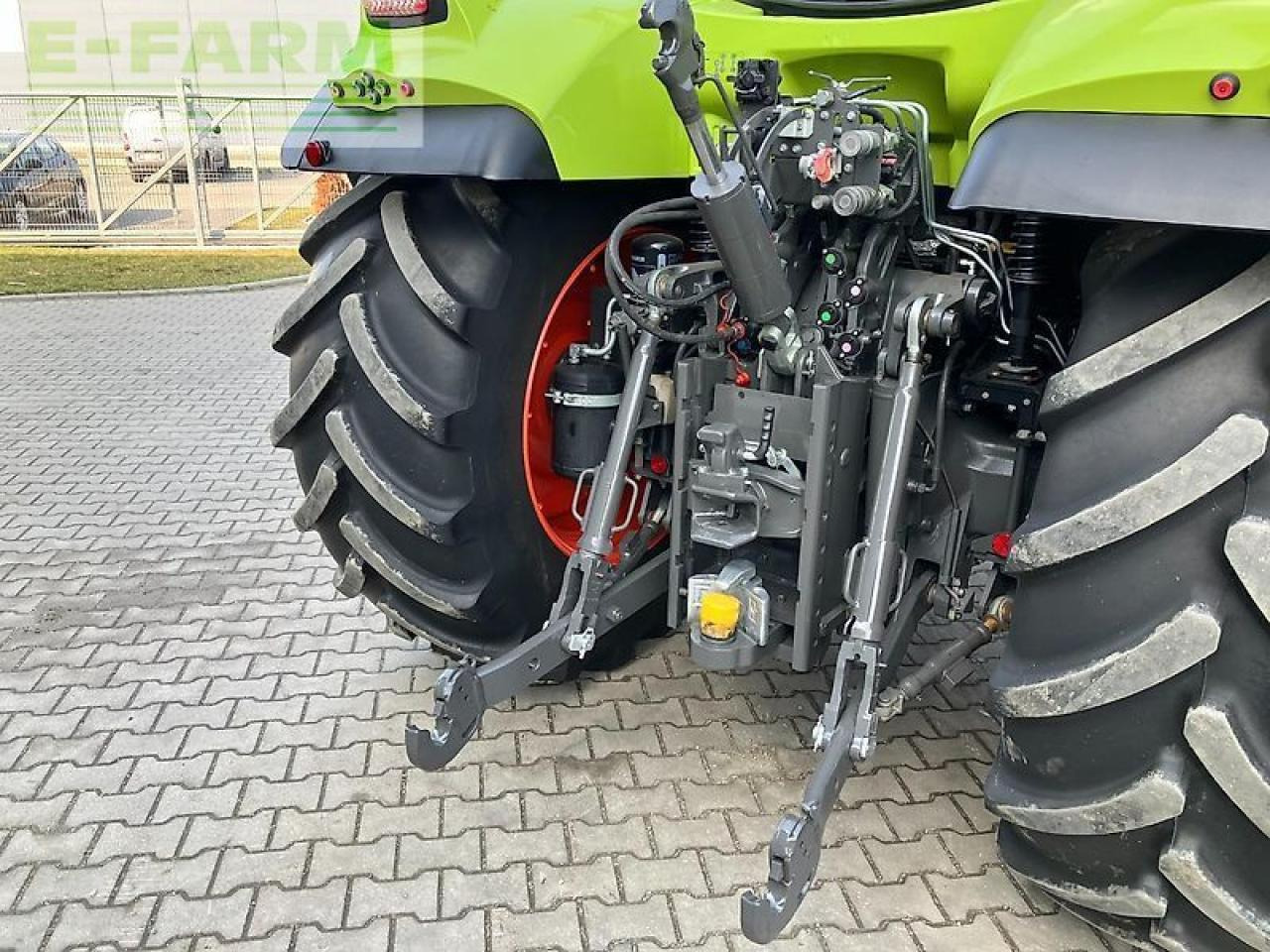 Tractor CLAAS arion 650
