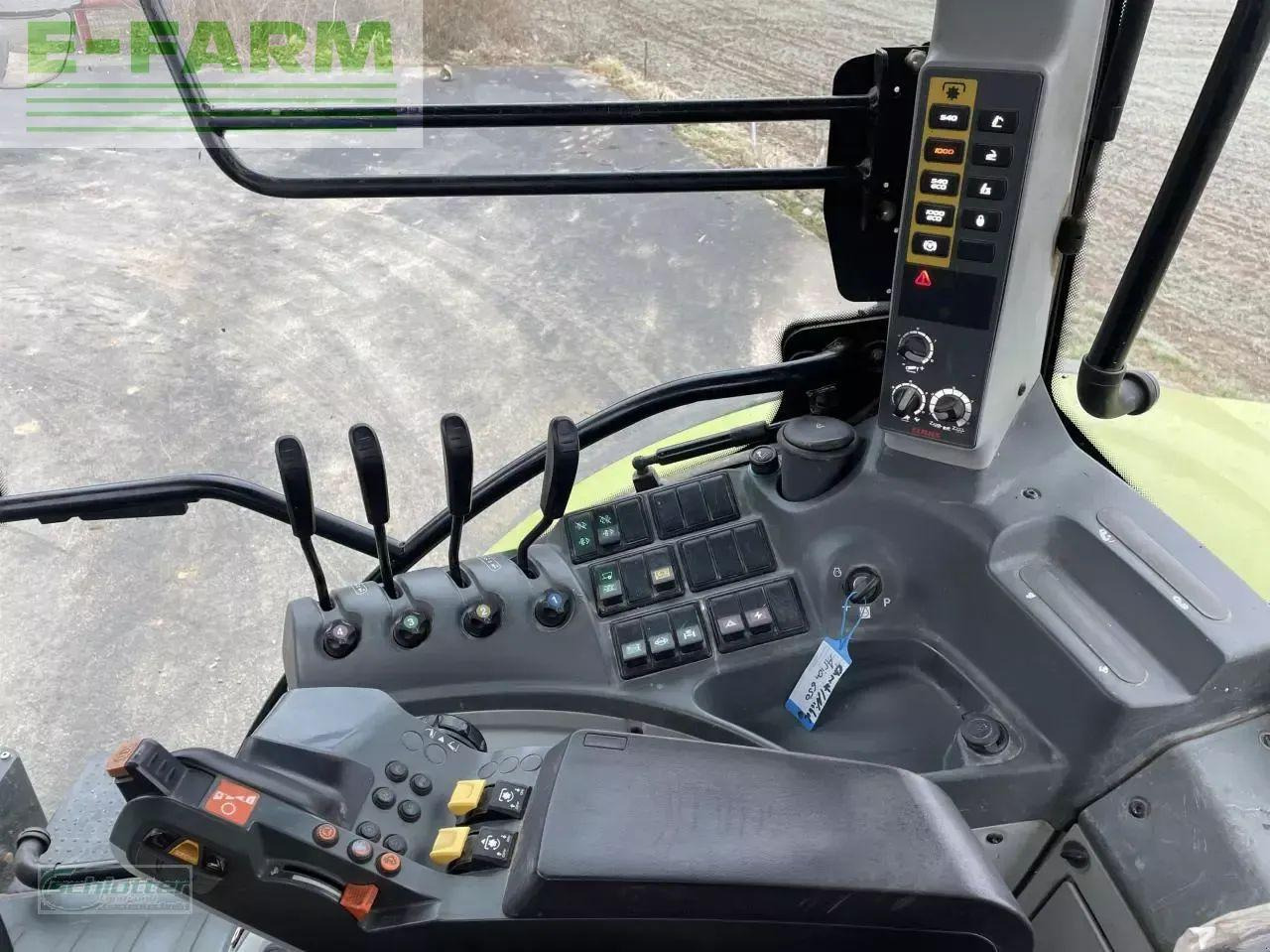 Tractor CLAAS arion 650
