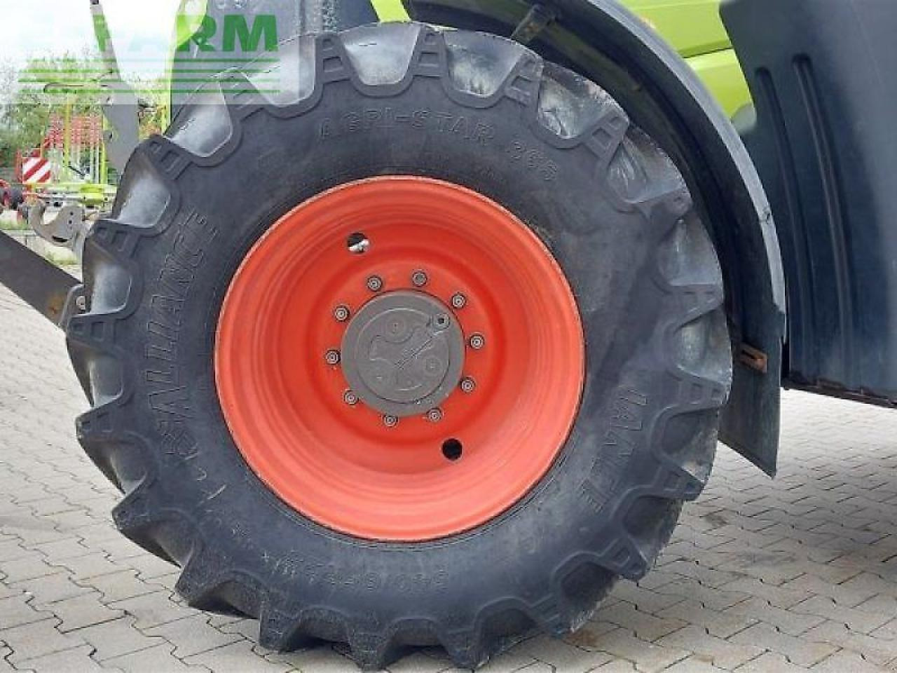 Tractor CLAAS arion 650