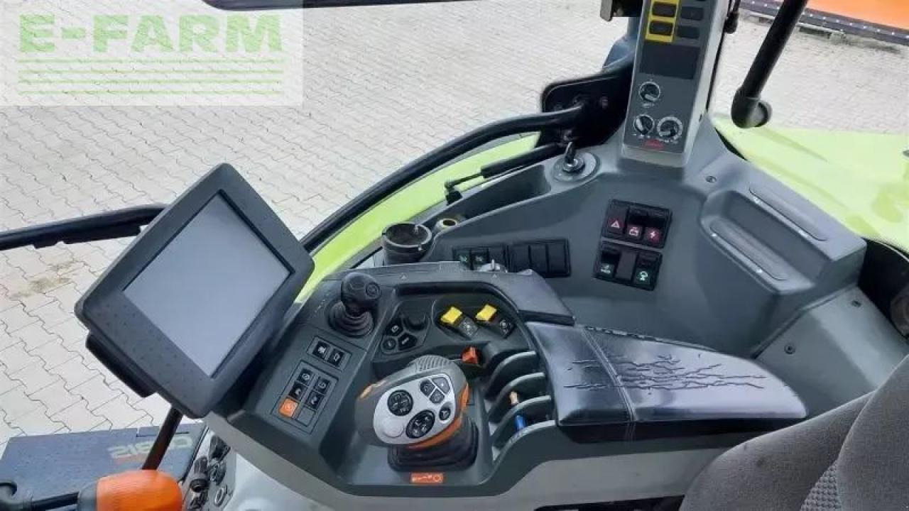 Tractor CLAAS arion 650