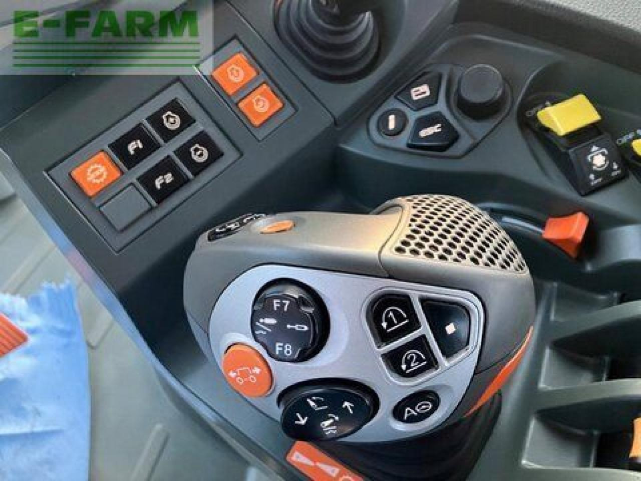 Tractor CLAAS arion 650 c-matic CMATIC CIS