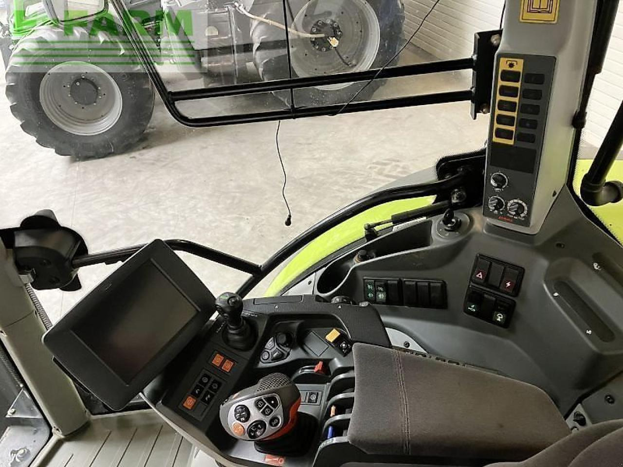 Tractor CLAAS arion 650 cebis cmatic CMATIC CEBIS