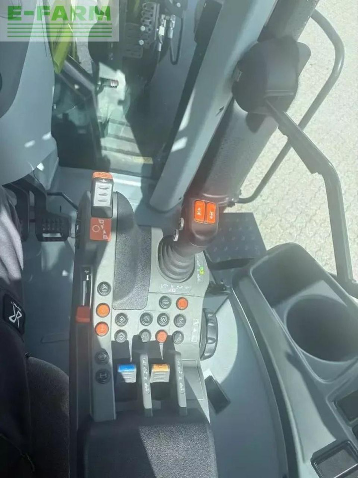 Tractor CLAAS arion 650 cis+ CIS+