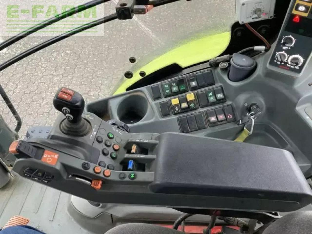 Tractor CLAAS arion 650 cis+ CIS+
