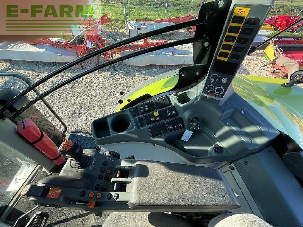 Tractor CLAAS arion 650 cis+ CIS+