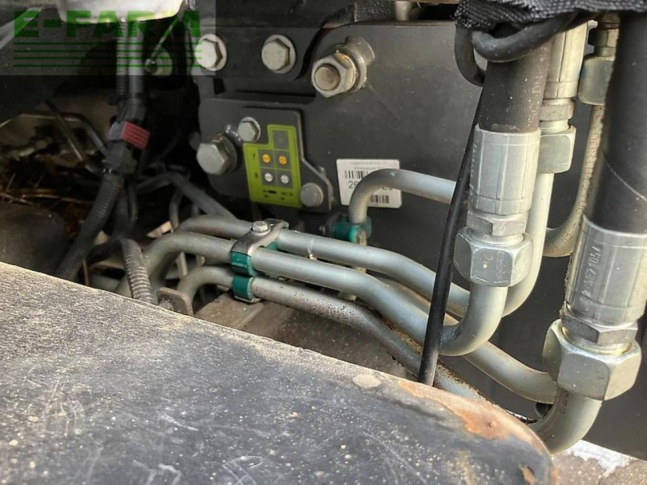 Tractor CLAAS arion 650 cis + fl140 CIS+