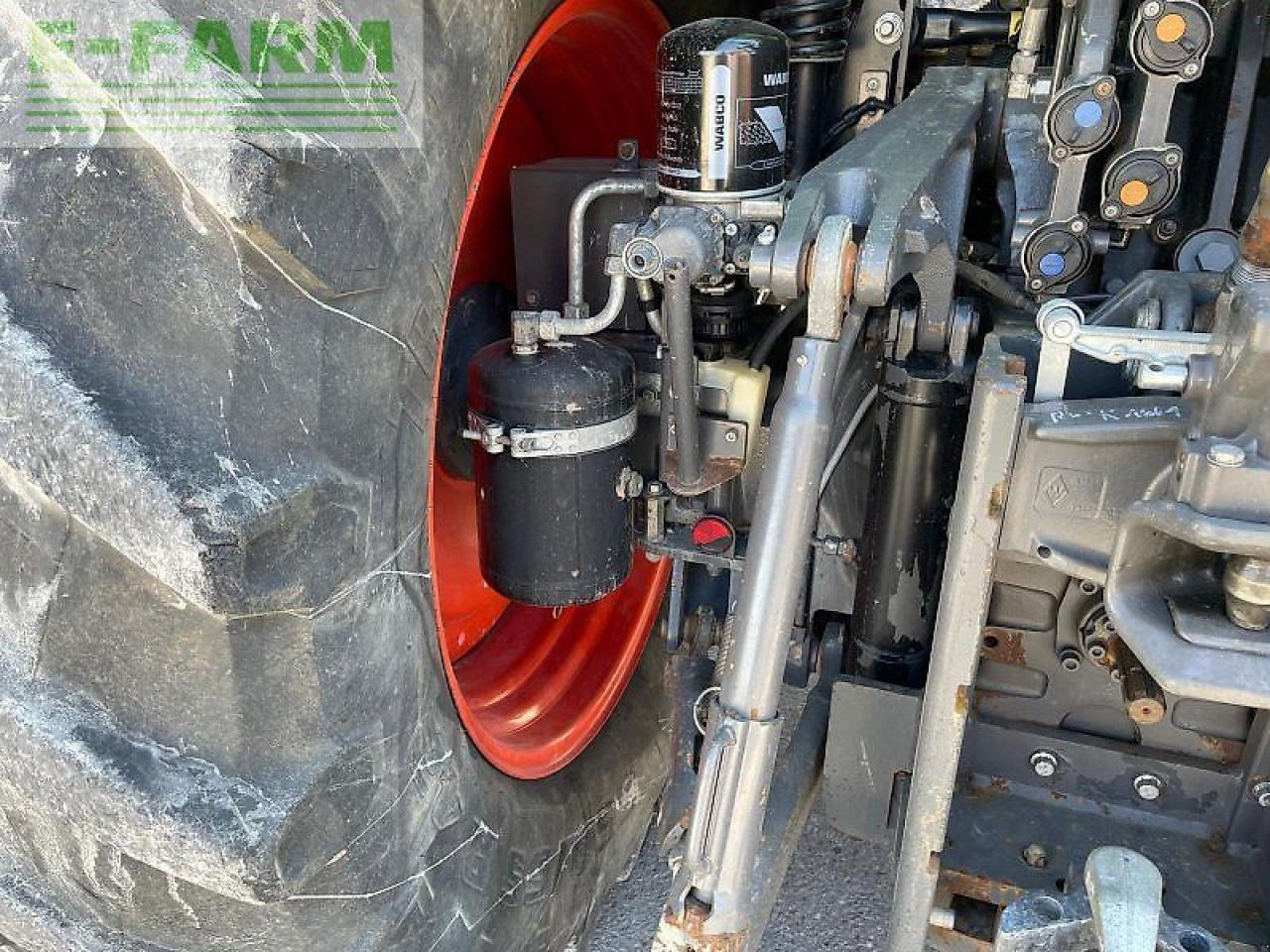 Tractor CLAAS arion 650 cis+ inkl. frontlader preisreduziert CIS+