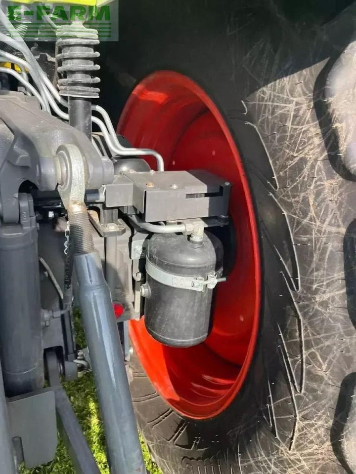 Tractor CLAAS arion 650 cmatic CMATIC