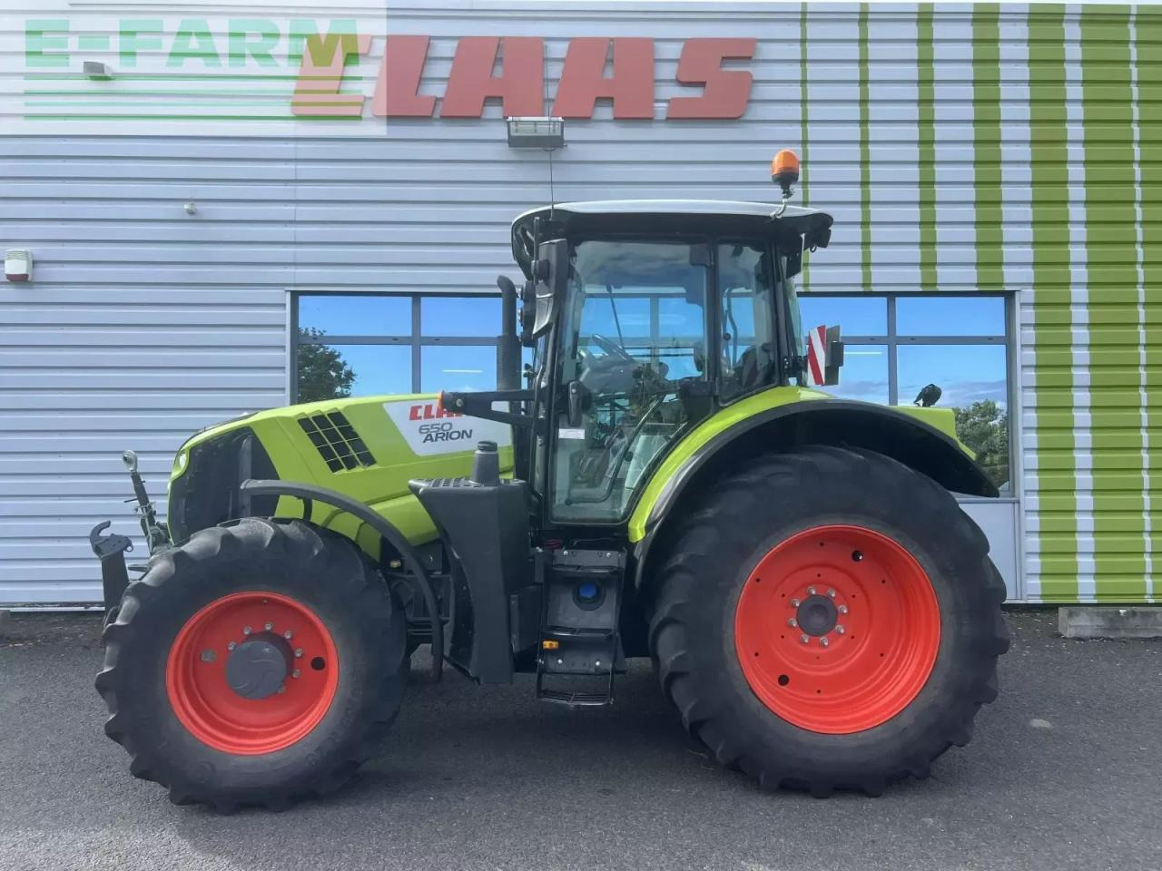 Tractor CLAAS arion 650 concept