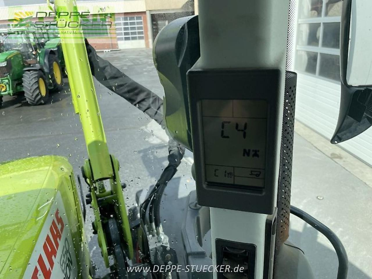 Tractor CLAAS arion 650 hexashift