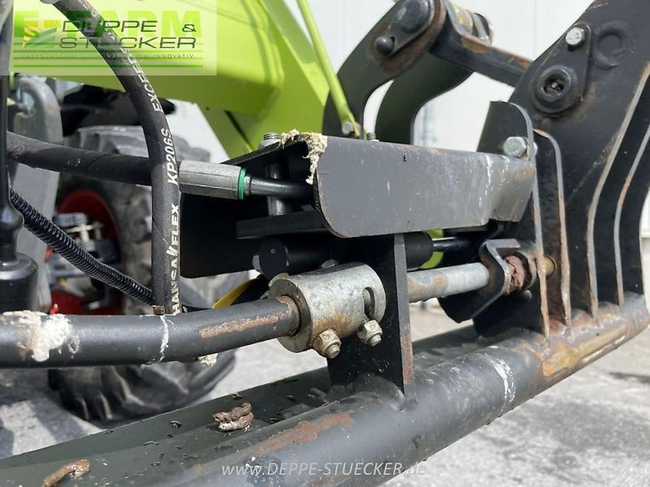 Tractor CLAAS arion 650 hexashift