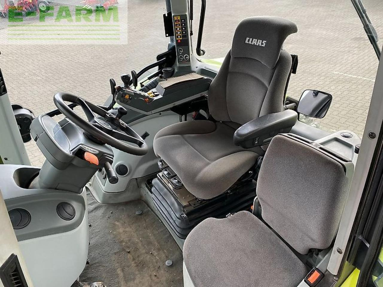 Tractor CLAAS arion 650 hexashift cis HEXASHIFT CIS