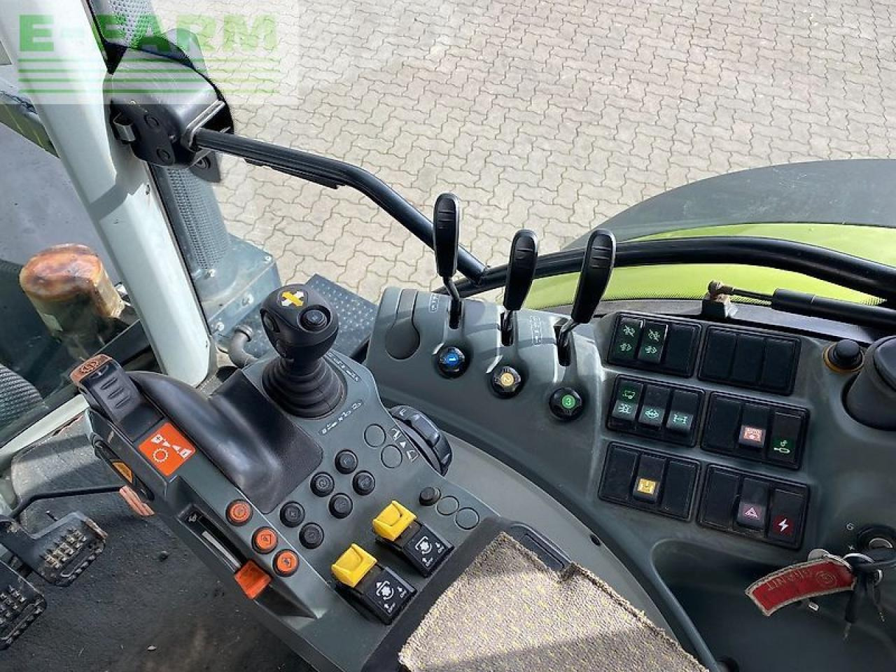 Tractor CLAAS arion 650 hexashift cis HEXASHIFT CIS