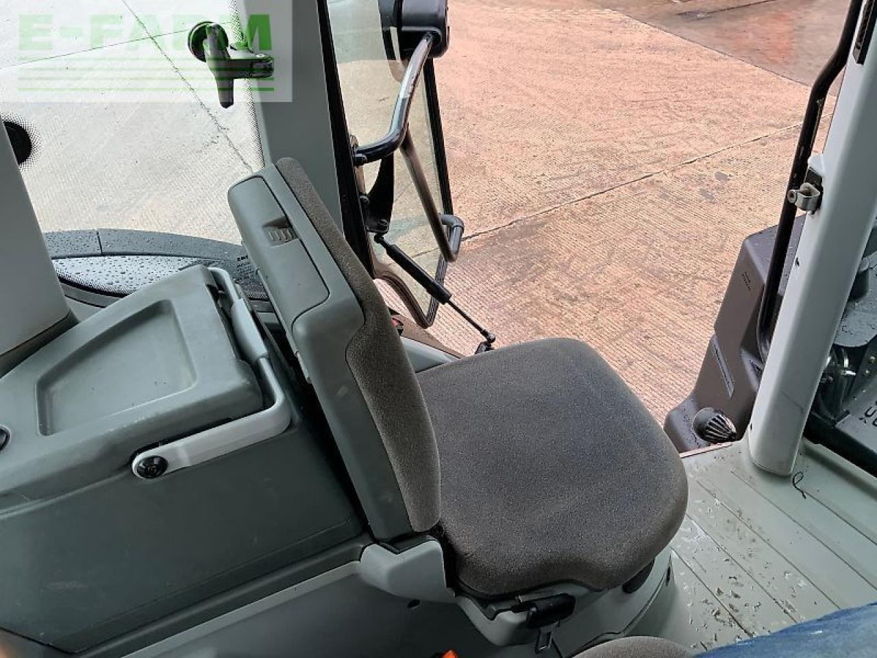 Tractor CLAAS arion 650 tractor (st24962)