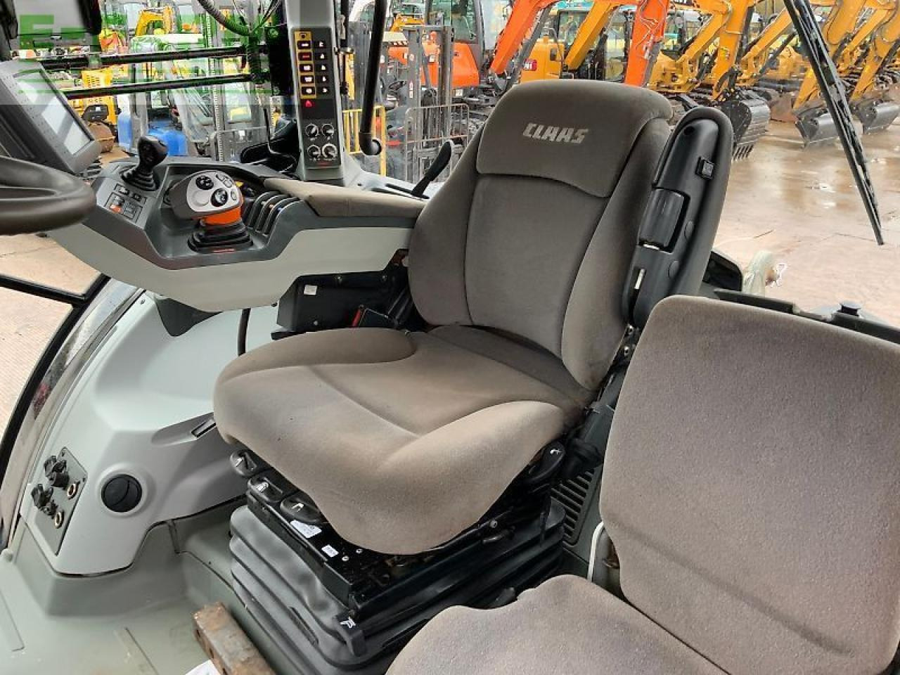 Tractor CLAAS arion 650 tractor (st24962)