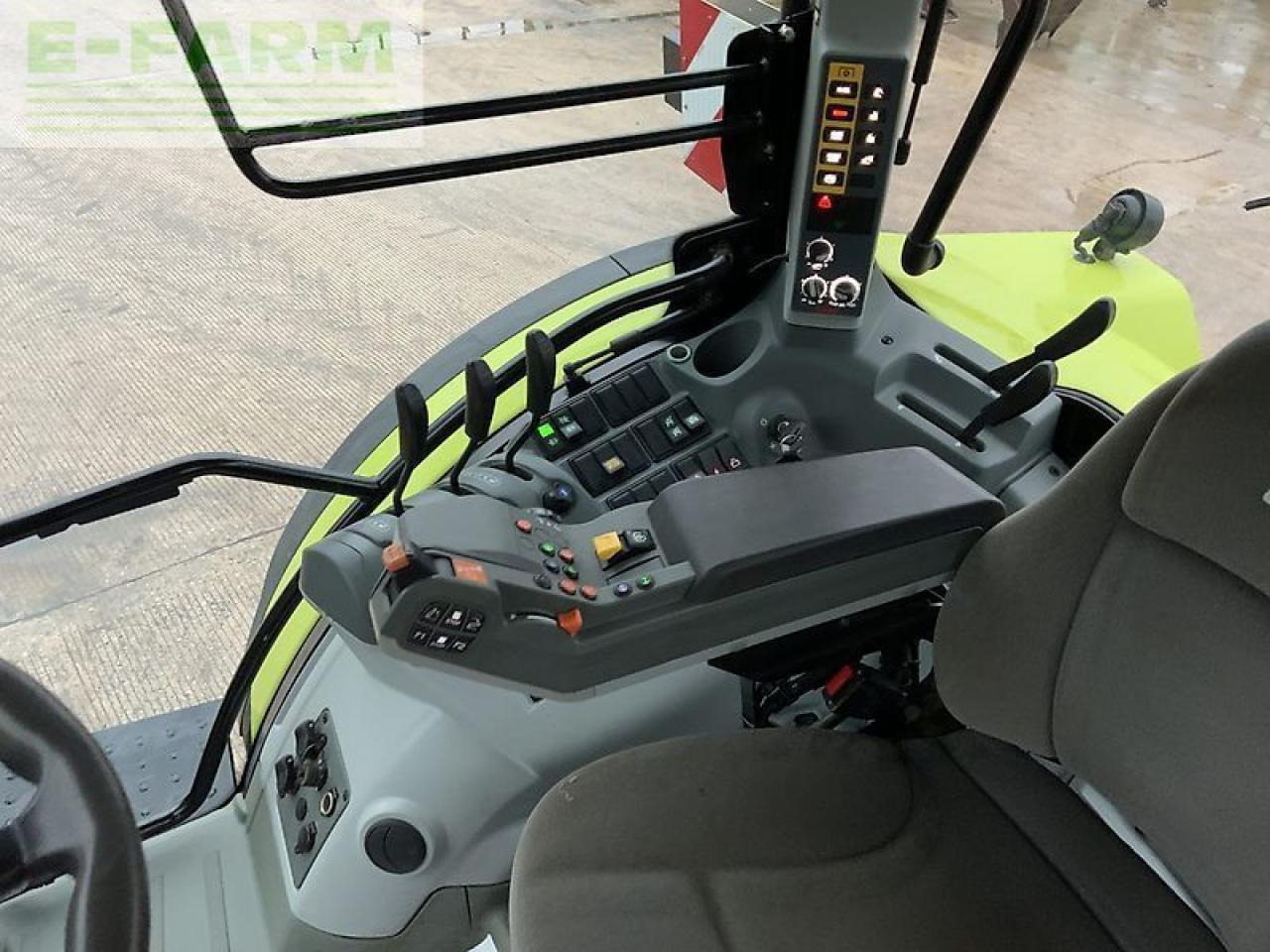 Tractor CLAAS arion 650 tractor (st25369)