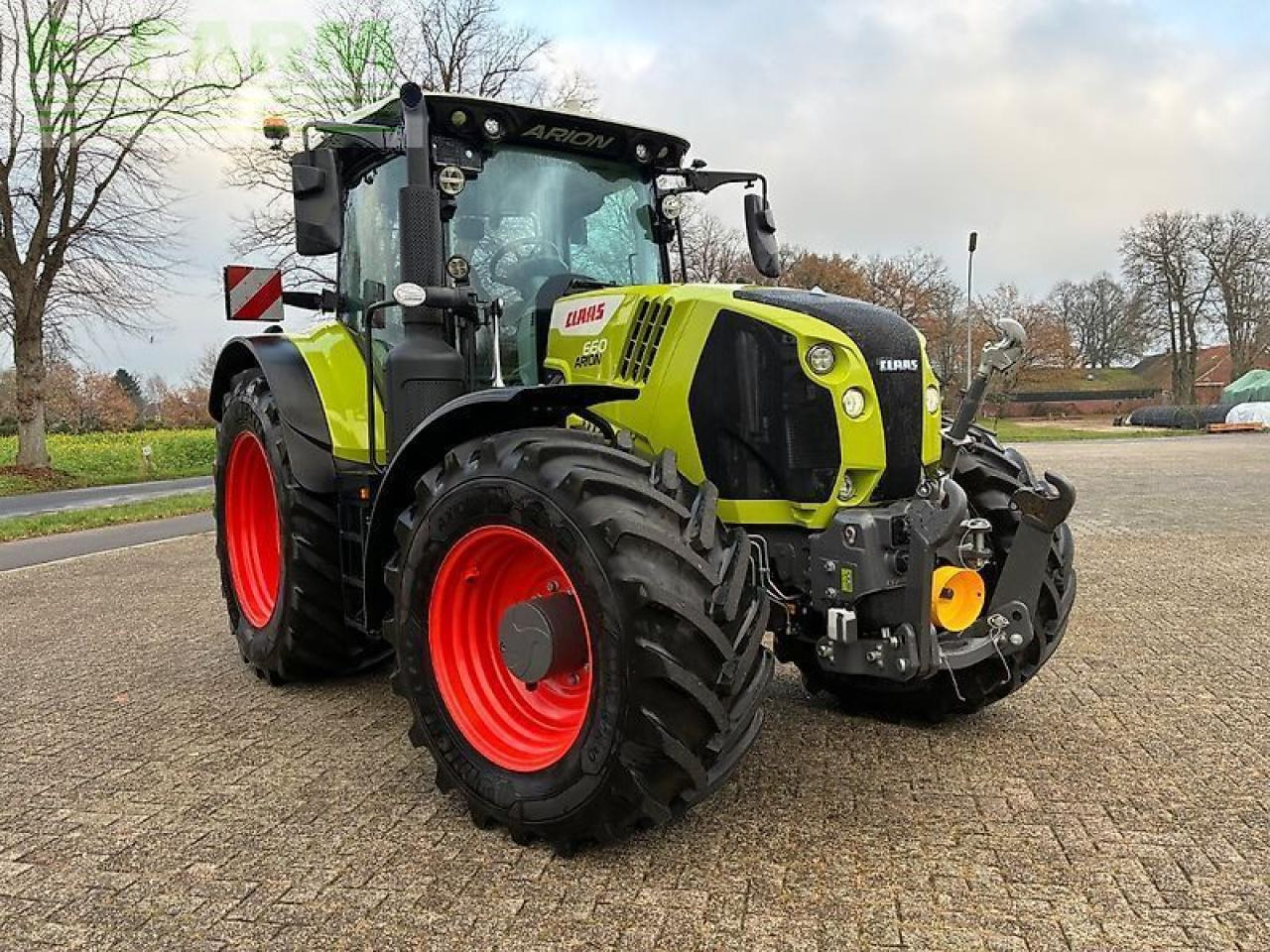 Tractor CLAAS arion 660