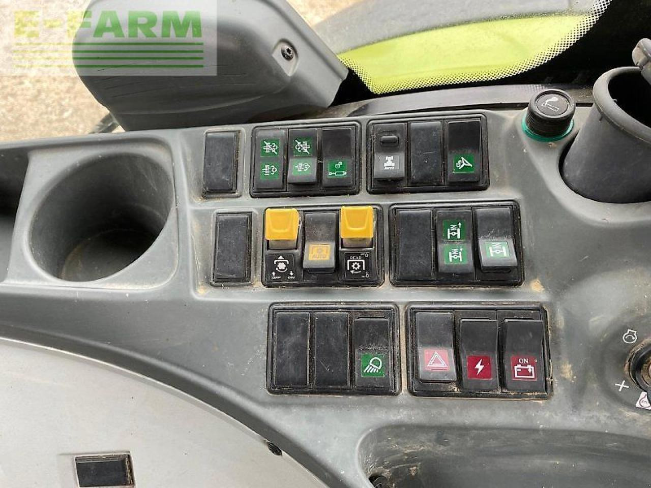 Tractor CLAAS arion 660 cis + CMATIC CIS+