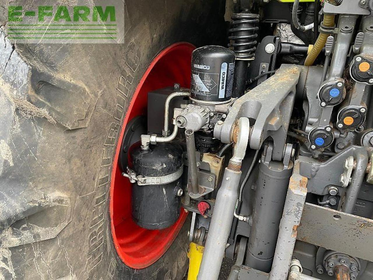 Tractor CLAAS arion 660 cis + CMATIC CIS+