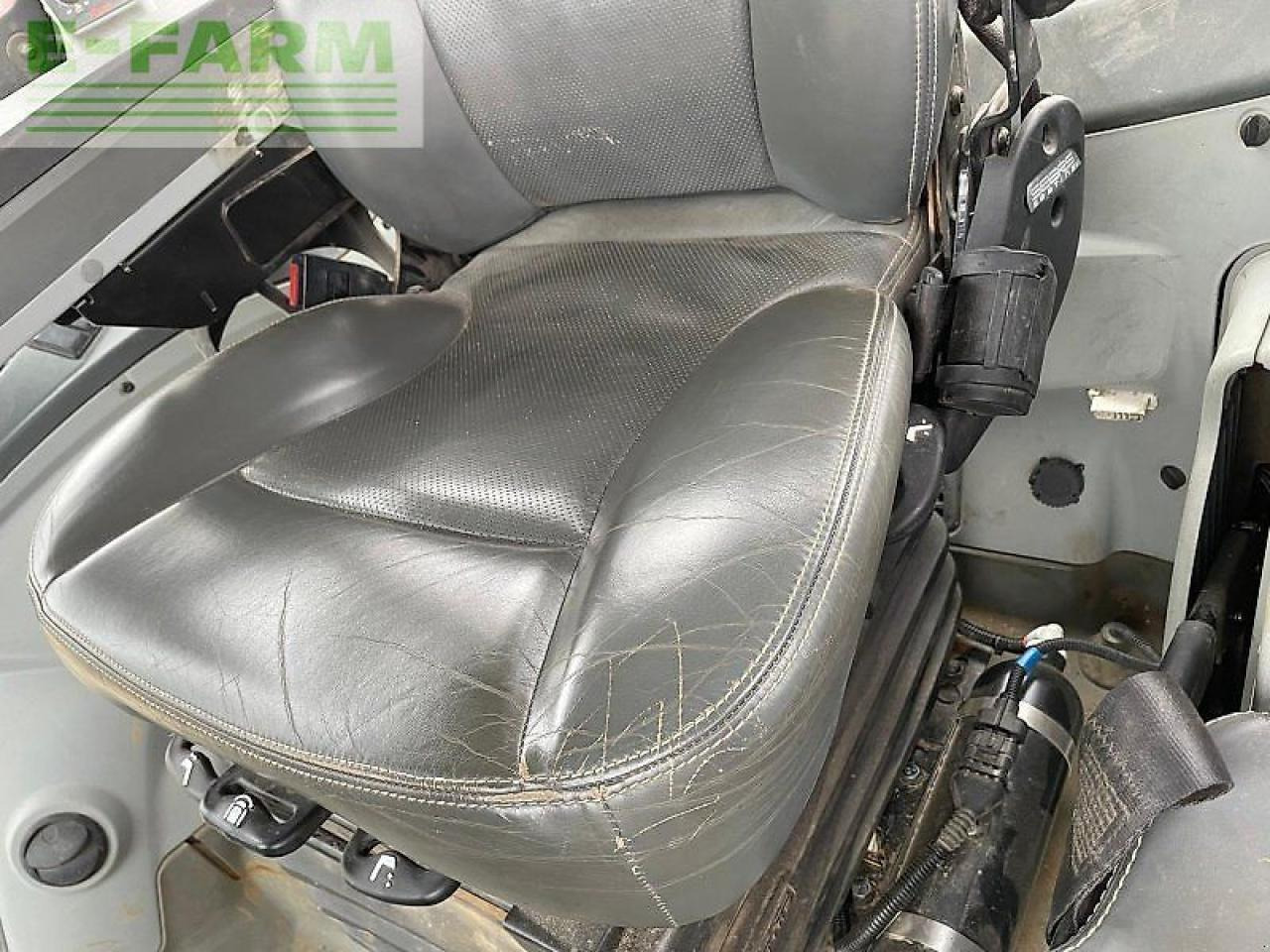 Tractor CLAAS arion 660 cis + CMATIC CIS+