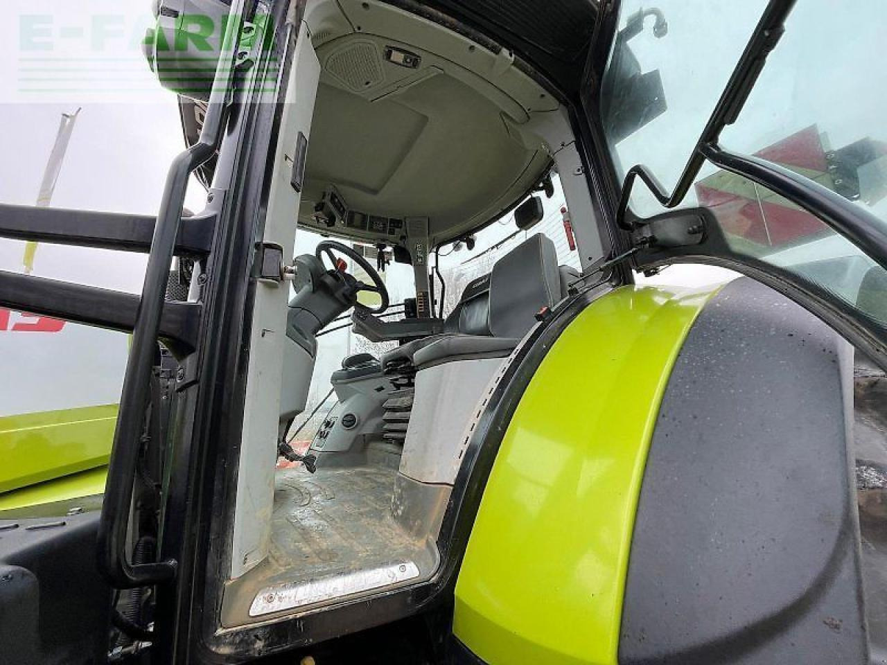 Tractor CLAAS arion 660 cis + CMATIC CIS+