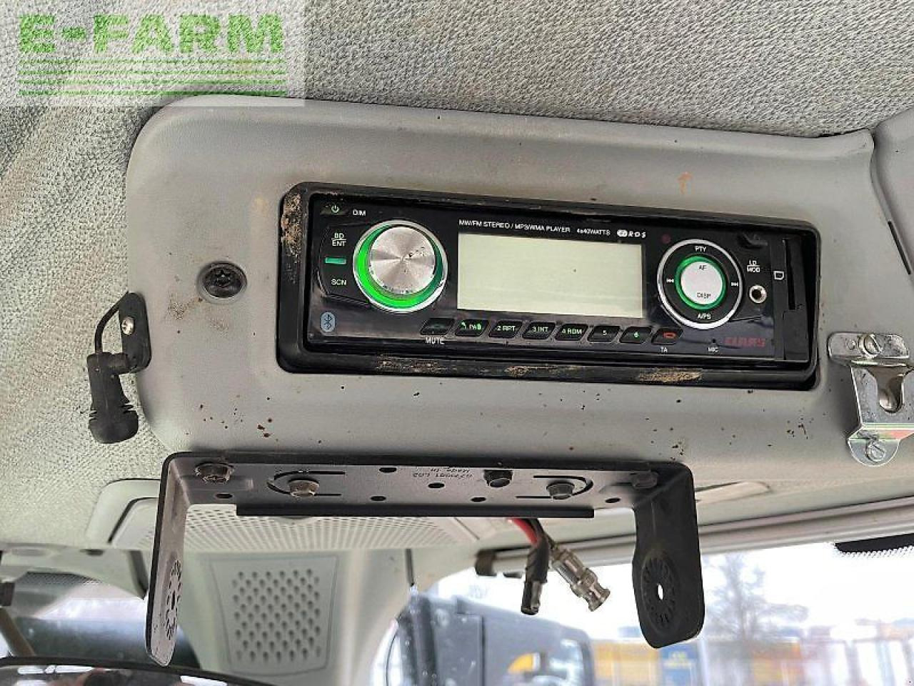 Tractor CLAAS arion 660 cis + CMATIC CIS+