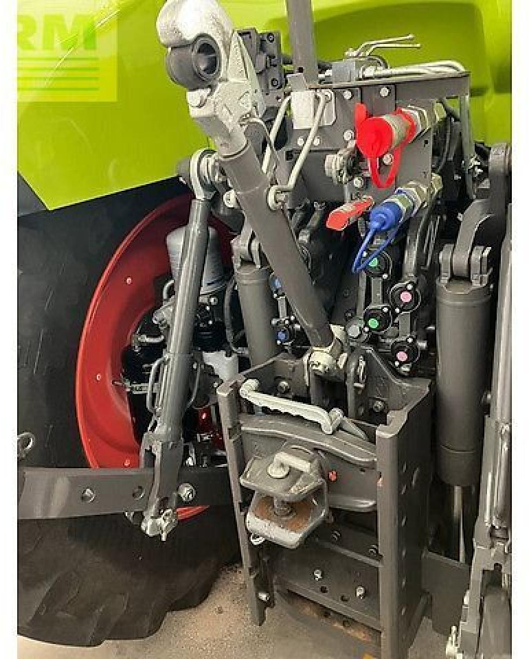 Tractor CLAAS arion 660 cmatic