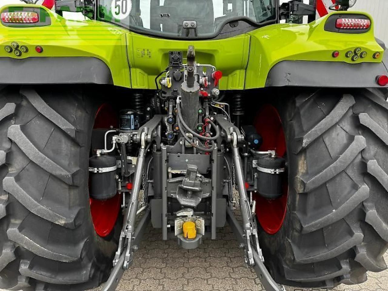 Tractor CLAAS arion 660 cmatic