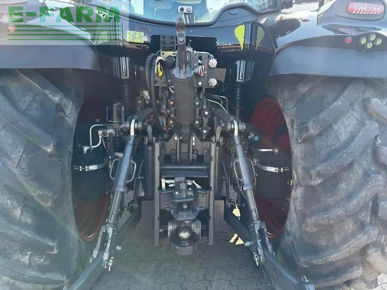 Tractor CLAAS arion 660 cmatic