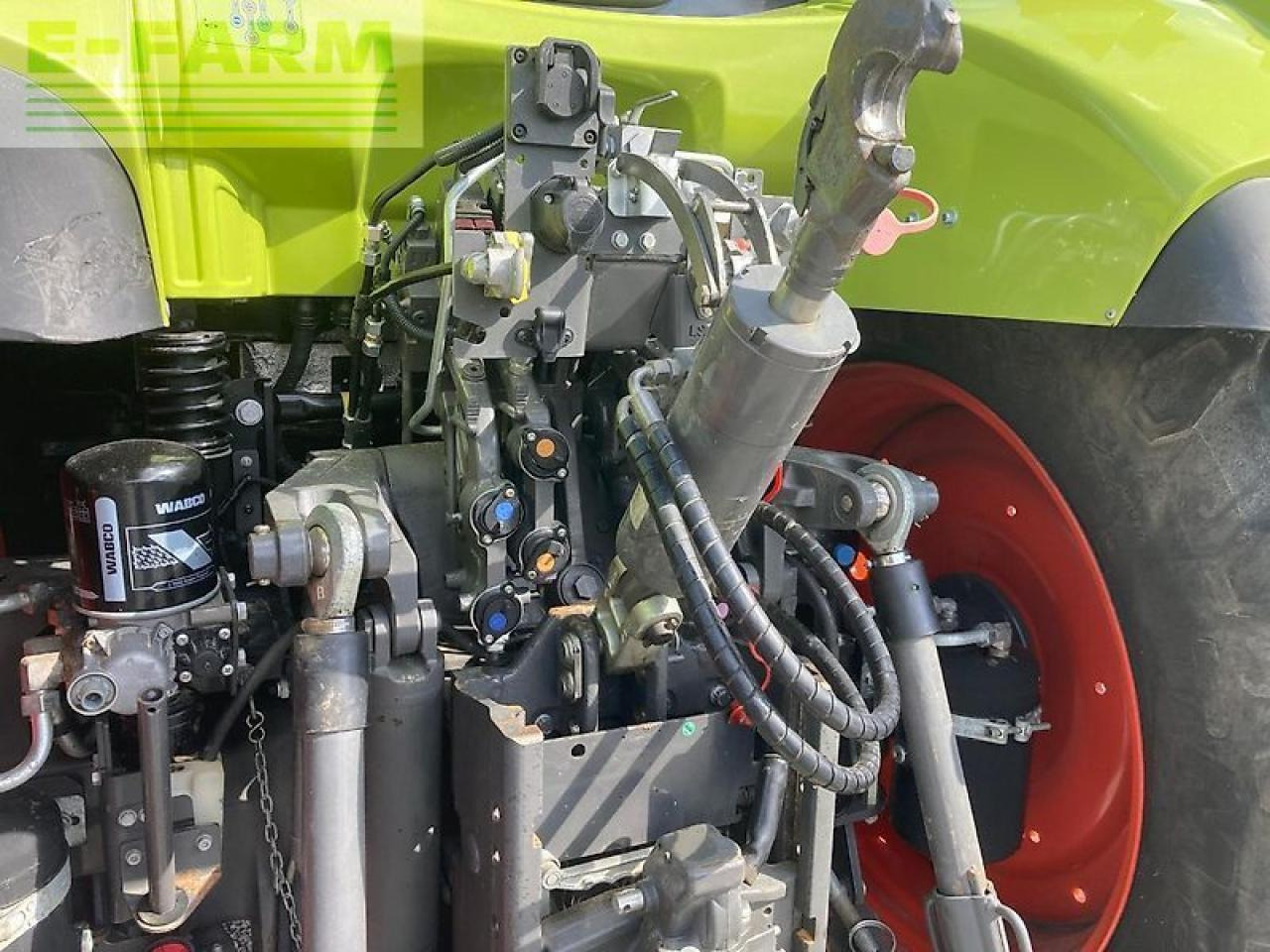 Tractor CLAAS arion 660 cmatic