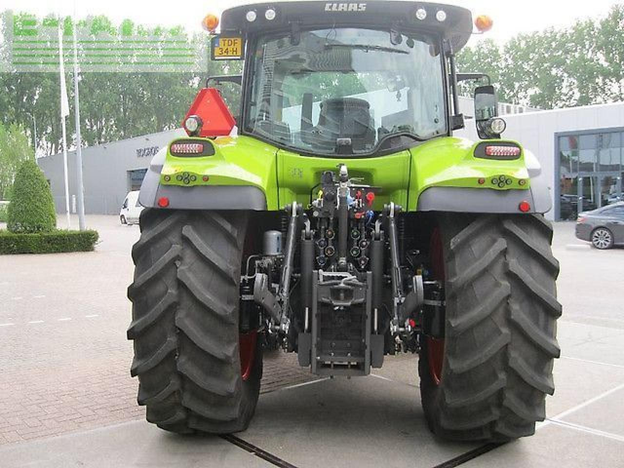 Tractor CLAAS arion 660 cmatic