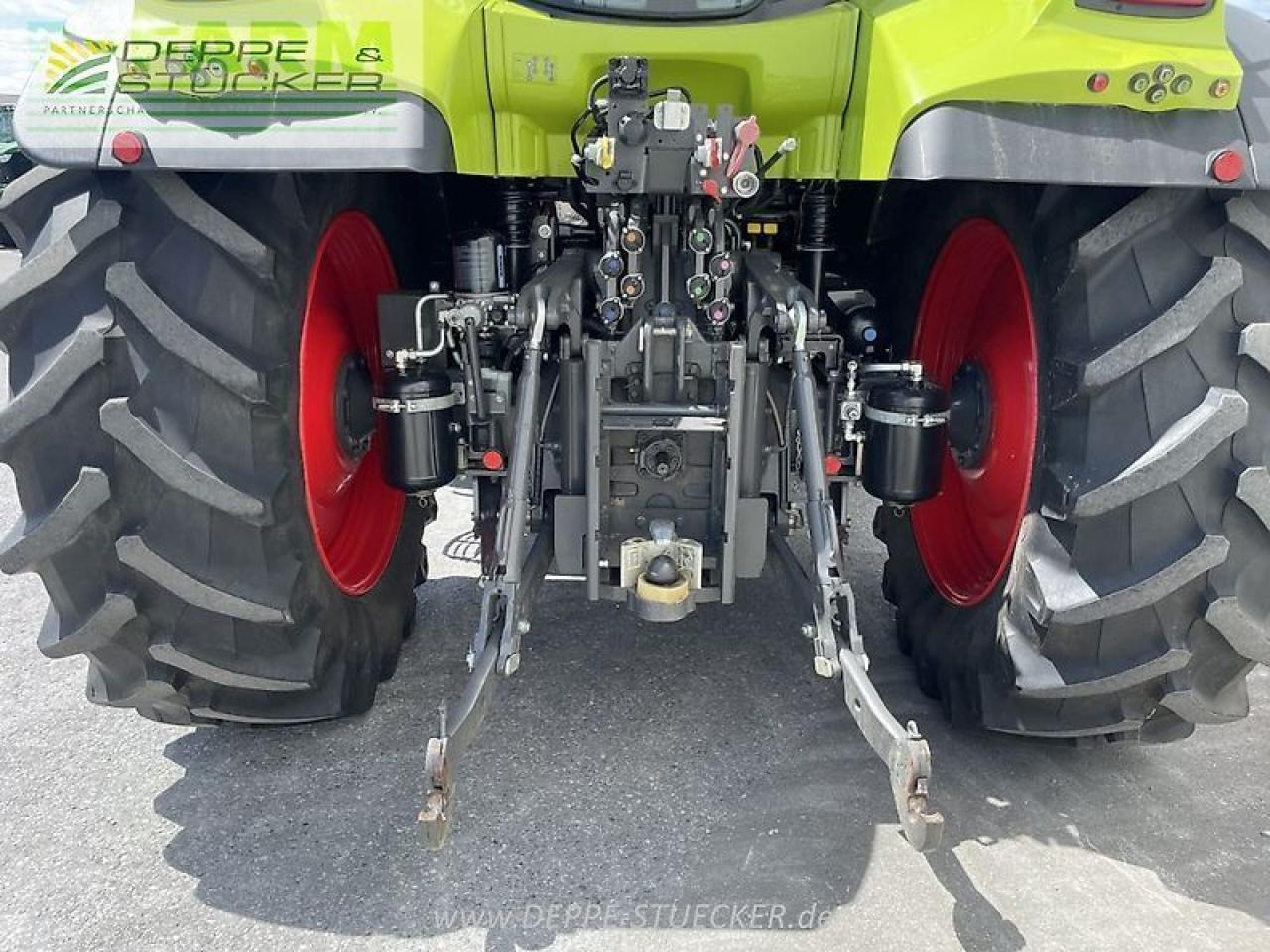 Tractor CLAAS arion 660 cmatic