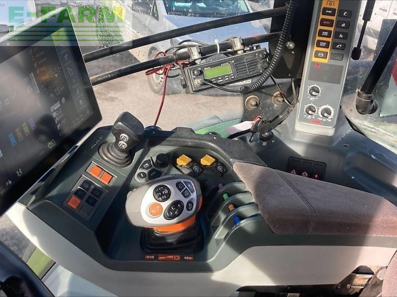 Tractor CLAAS arion 660 cmatic - st v first