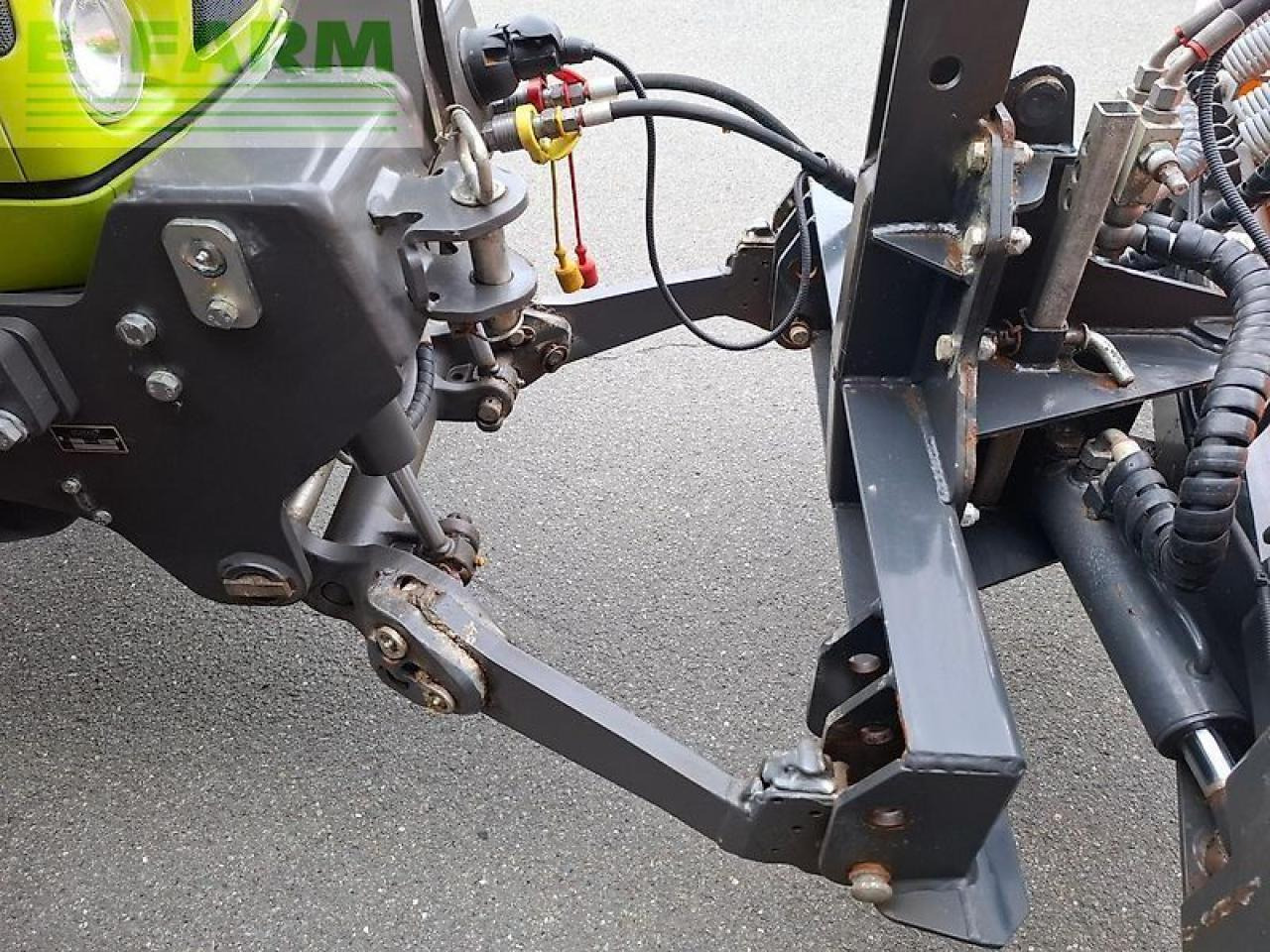 Tractor CLAAS atos 330 mit schneeschild/streuer