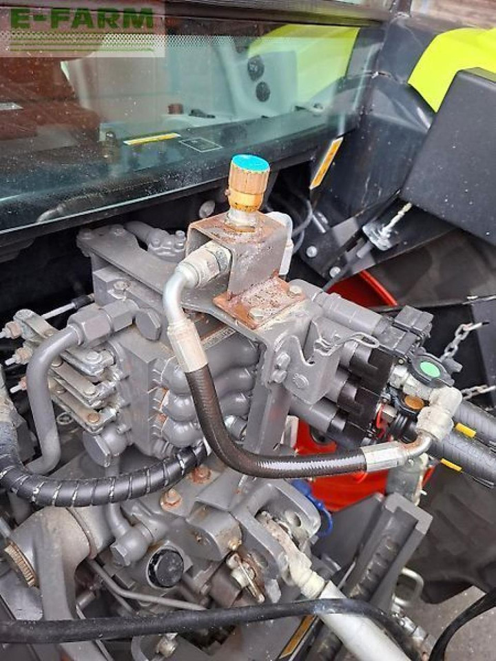 Tractor CLAAS atos 330 mit schneeschild/streuer