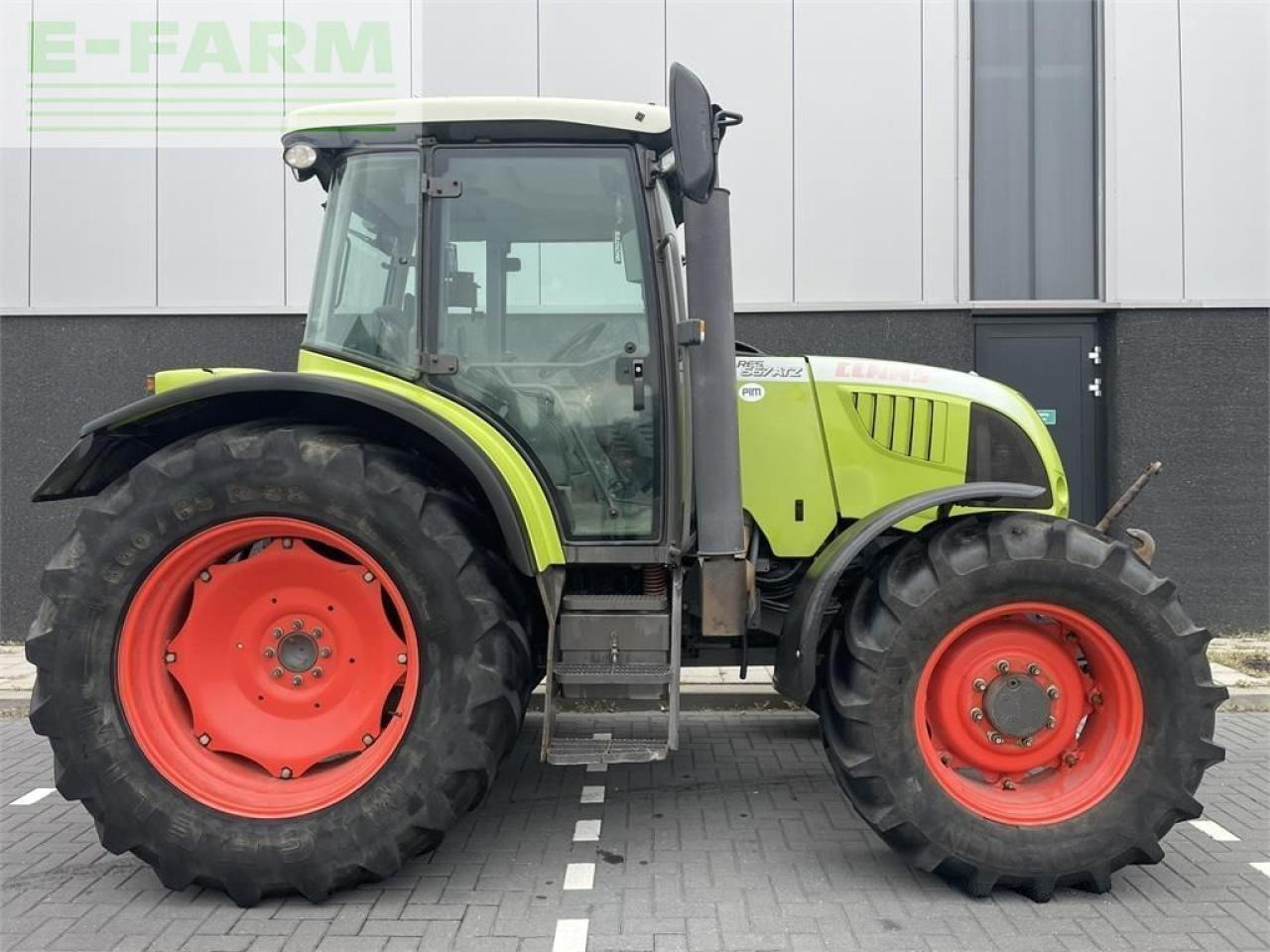 Tractor CLAAS atz 567