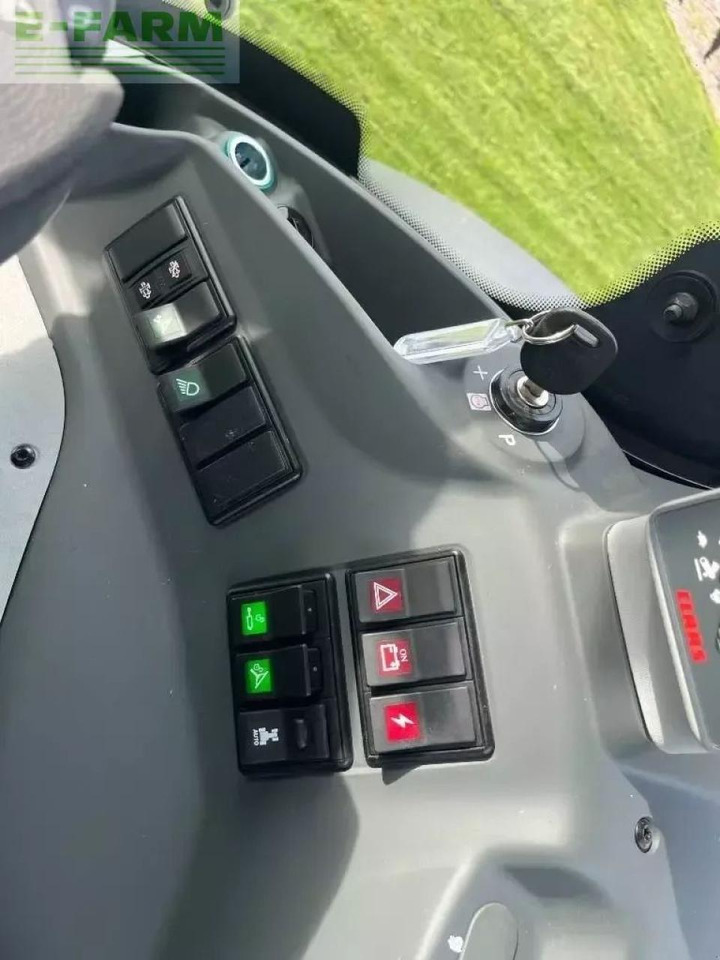 Tractor CLAAS axio 930