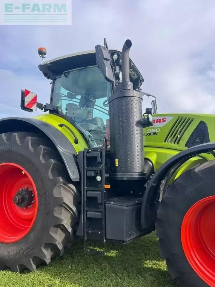 Tractor CLAAS axio 960