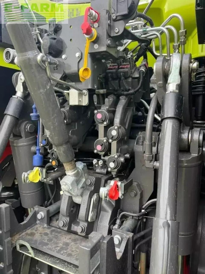 Tractor CLAAS axio 960