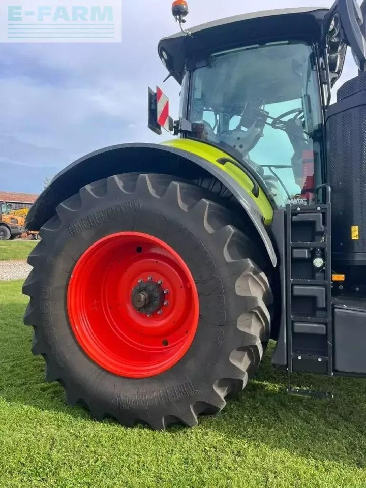 Tractor CLAAS axio 960
