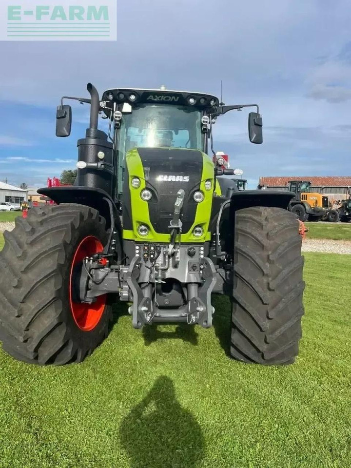 Tractor CLAAS axio 960