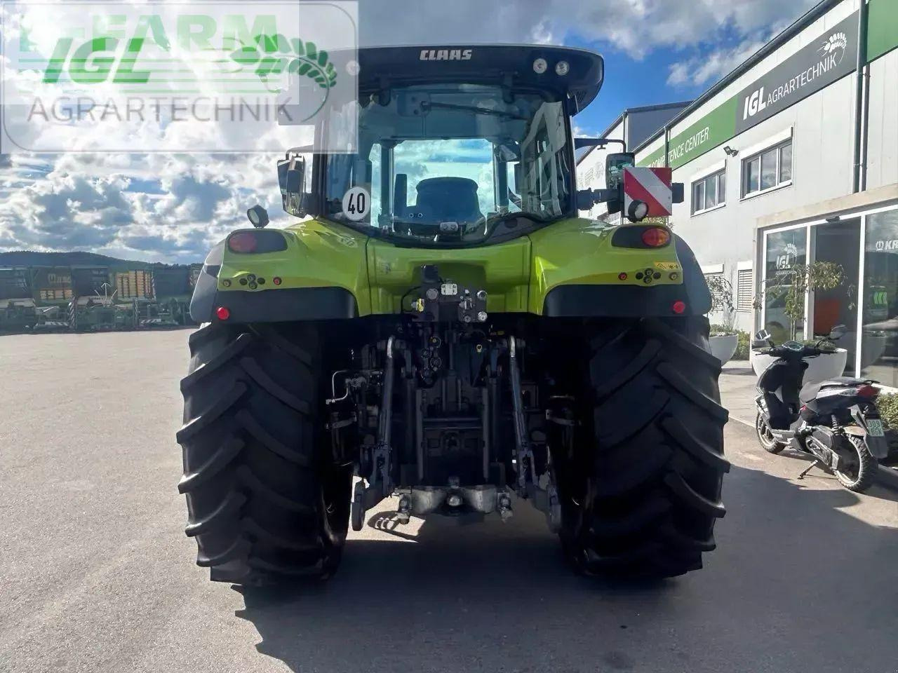 Tractor CLAAS axion 610