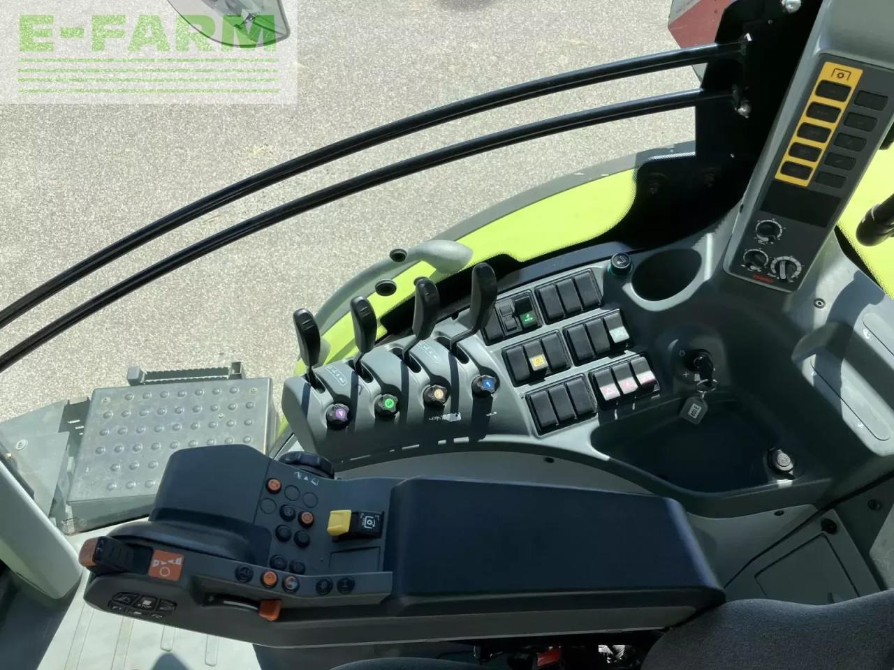 Tractor CLAAS axion 800 cis