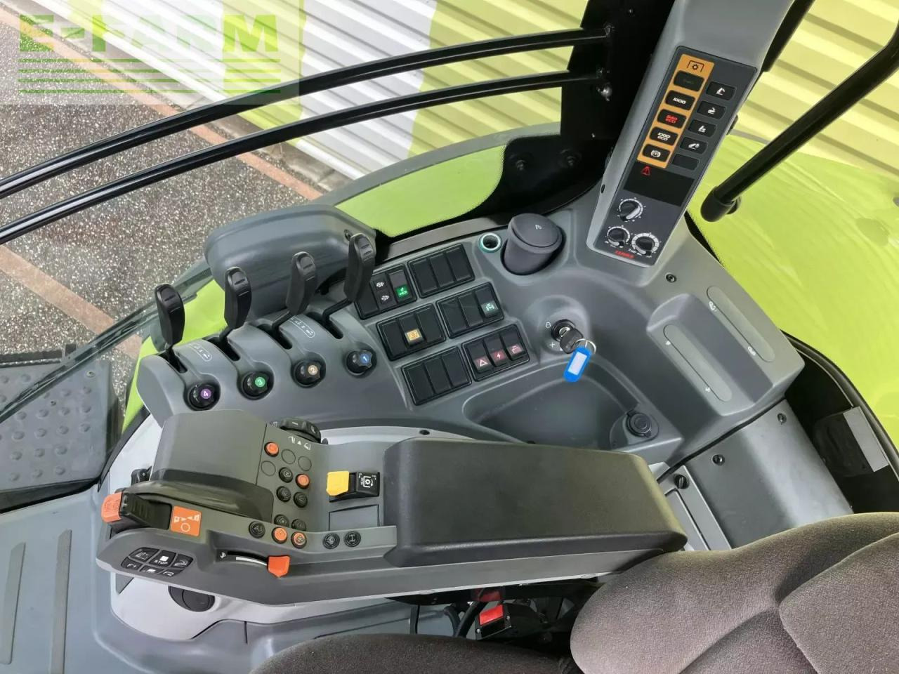 Tractor CLAAS axion 800 cis hexashift HEXASHIFT CIS