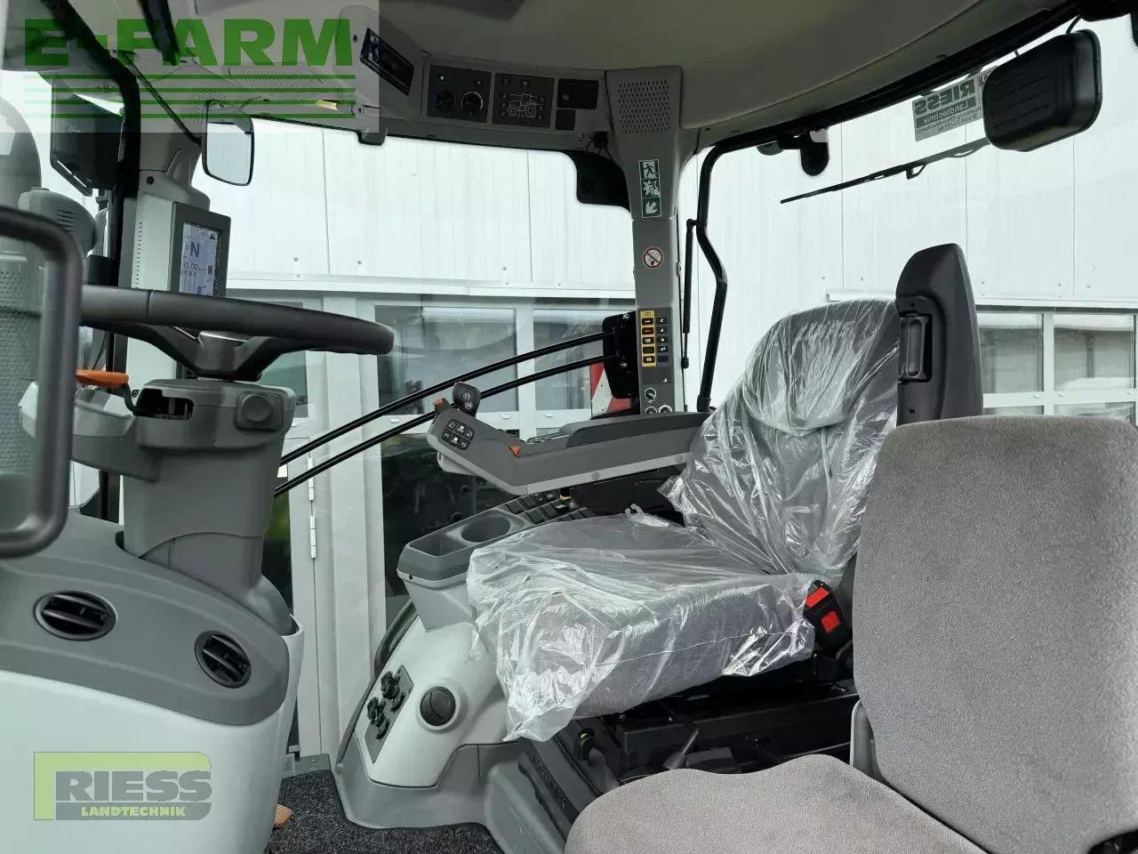 Tractor CLAAS axion 800 cis+ hexashift HEXASHIFT CIS+