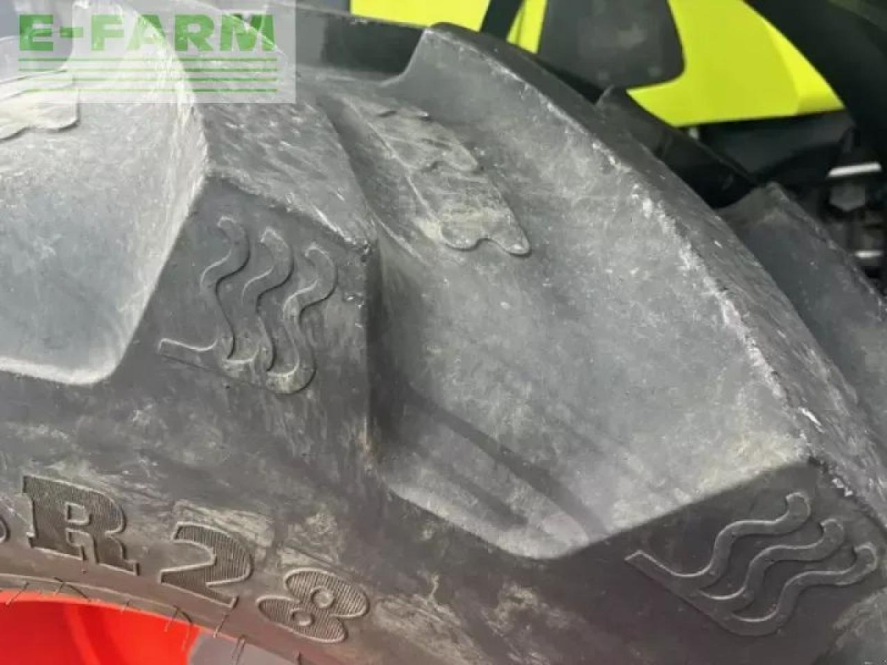 Tractor CLAAS axion 810