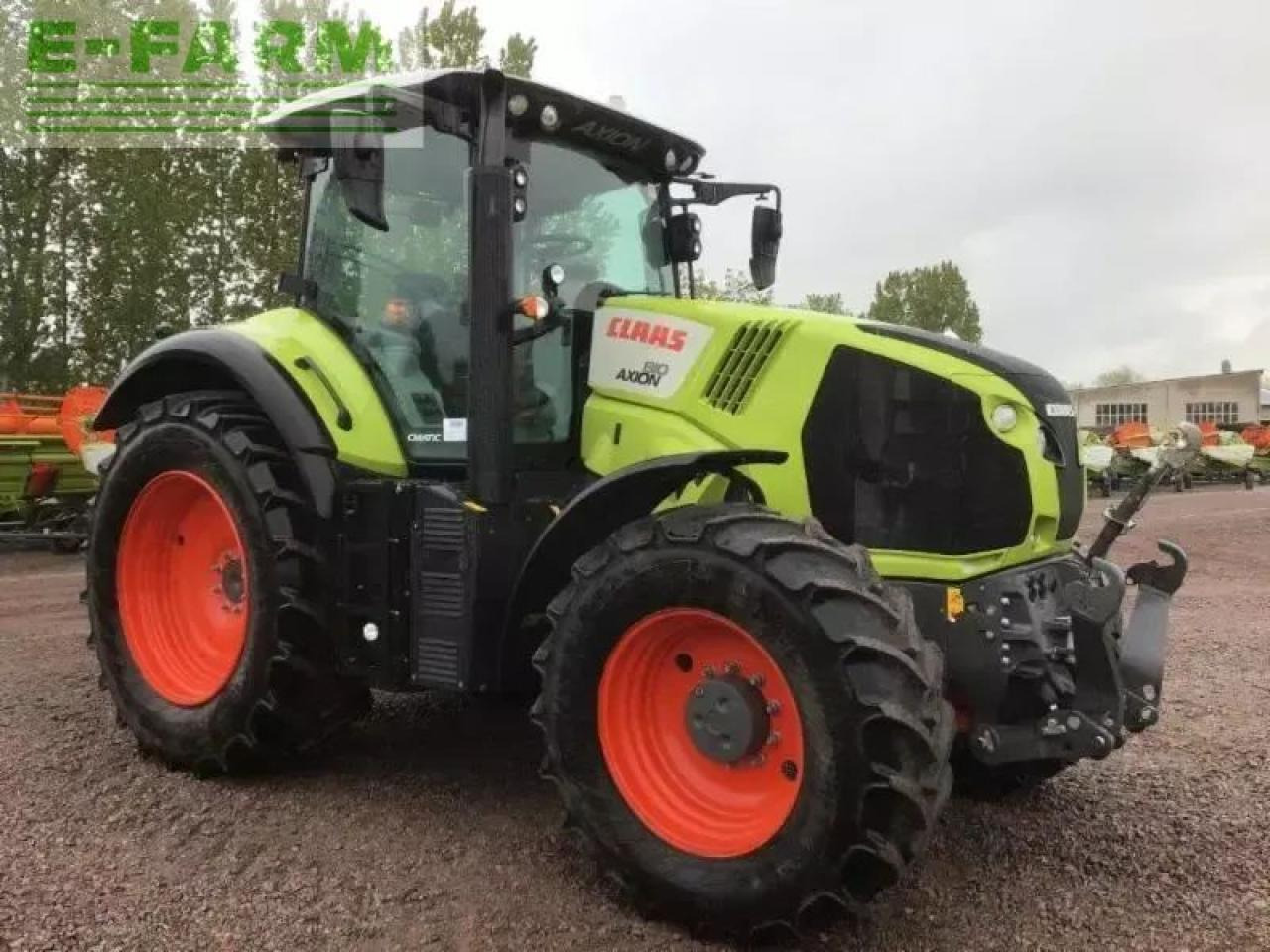 Tractor CLAAS axion 810